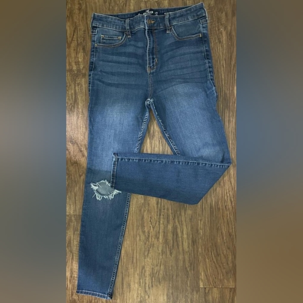 Blue denim American Eagle jean